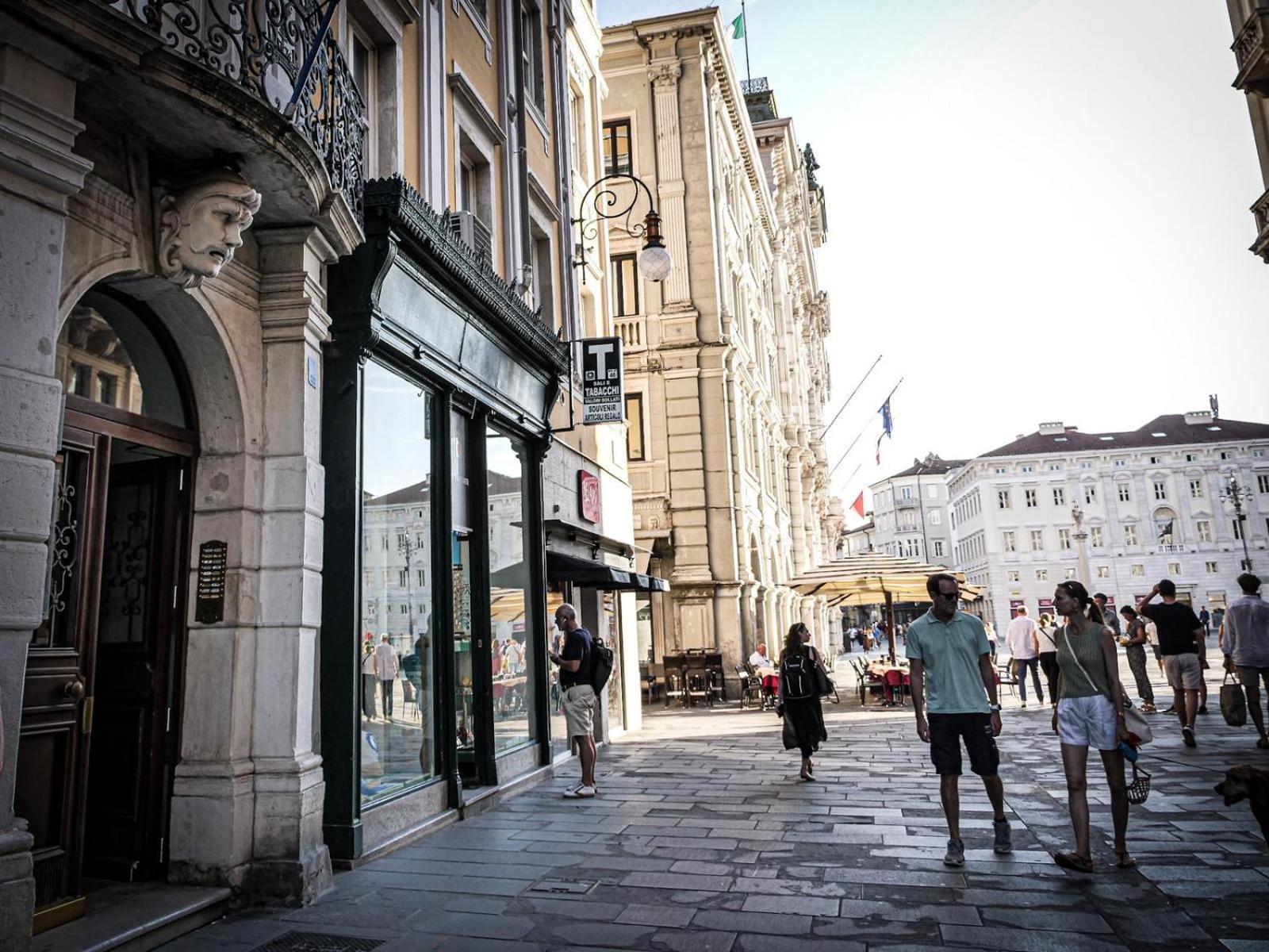 Casa Vacanze Trieste - Vista Piazza Unita Exterior foto